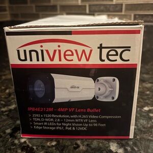 IPB4E212M 4MPVF lens bullet Exceptional Video Qlty 4MP, 2592 x 1520 Resolution